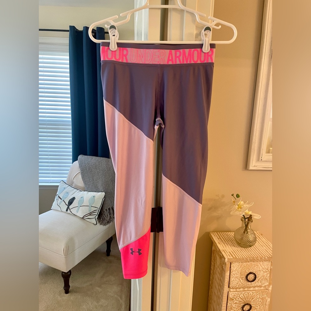 Women’s Under Armour Color Block Yoga Pants – Size Small / Mid Calf